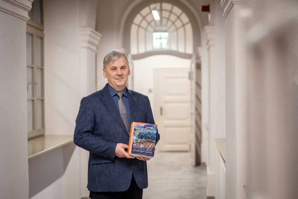 Монографія професора Ярослава Сирника «Лемківське роздоріжжя» 